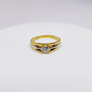 Spire Tiara Ring - with Round Diamond