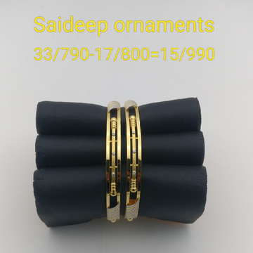 916 22 kt Gold Cooper kadli light weight design ne... by Saideep Jewels