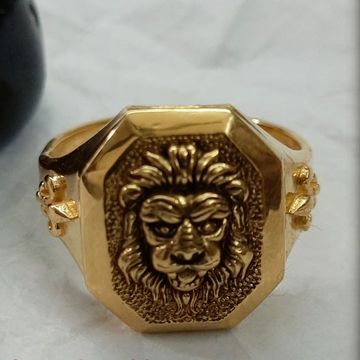 916 Gold Fancy Gent's Lione Face Ring