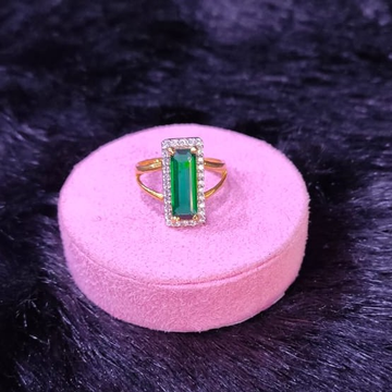 22KT/916 Yellow Gold V  Shape cz Stone Fancy Emera...