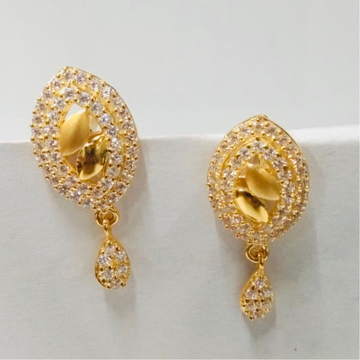 22 kt gold ladies earrings by 