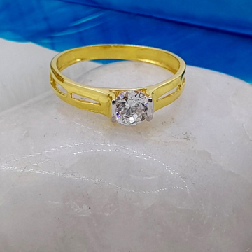 Perfect solitare 22 kt gold ladies ring