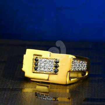 916 Cz Gold Gents Ring