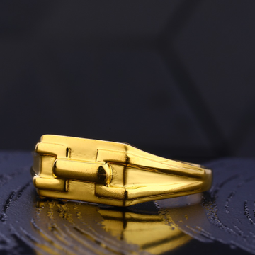 22CT Gold Gentlemen's Gorgeous Hallmark Plain Ring...