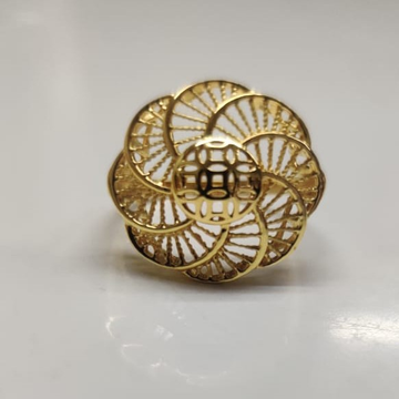 22 kt gold casting fancy ladis ring by Aaj Gold Palace