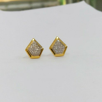 Gold Elegant earrings by S B ZAWERI