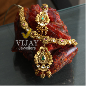 916 Gold Hallmarked Natural Green Jadau Necklace S... by 