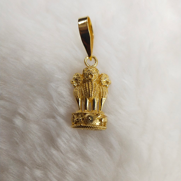 gold pendant by Simandhar Ornament