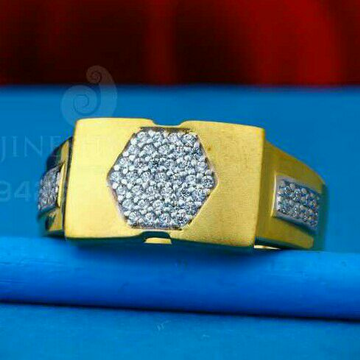 916 Classic Fancy Cz Gold Gents Ring