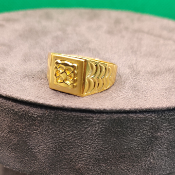 22 carat gold gents ring by 