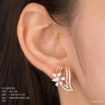 18k Gold Floral Design Diamond Earring