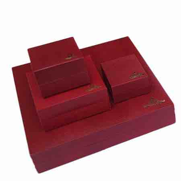 Red Classic LiZ jewellery box by 