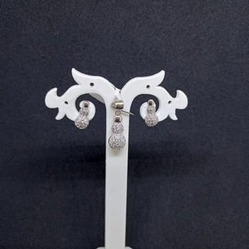 P13 Pendant Set by Ghunghru Jewellers