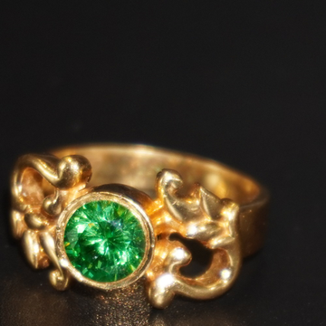 22k gold green stone fancy  ring for gents