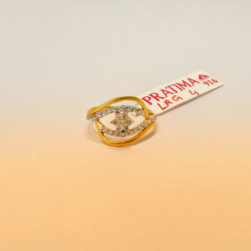 916 Hallmark  Daimond Flower Ladies Ring by Pratima Jewellers
