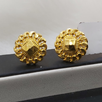 916/22k gold tops earrings by Shree Godavari Gold Palace