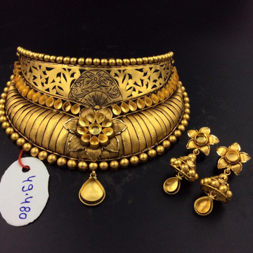 22k Gold wedding choker necklase set by Sneh Ornaments