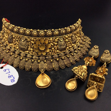 22k Gold amazing Design choker Necklace set by Sneh Ornaments