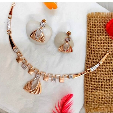 Trendy look amazing 18 kt rose gold necklace set
