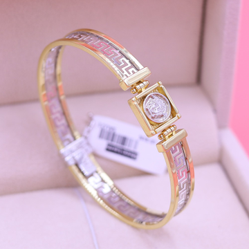 Versace-inspired 18kt gold bracelet