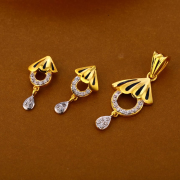 22KT Gold Hallmark Exclusive Ladies Pendant Set FP...