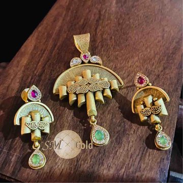 Antique jewellery pendant set by 