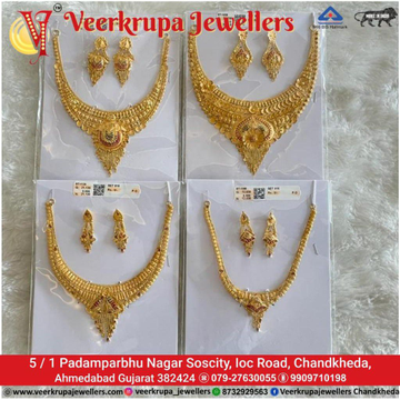 Gold Kalkatti Necklace Set by 