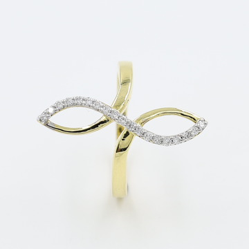 18Kt Yellow Gold Fansy Diamond Ring