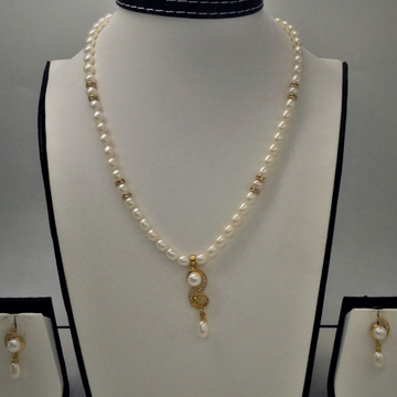 White cz and pearls pendent set with oval pearls mala jps0161
