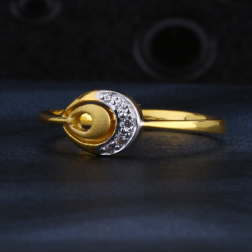 22CT Gold Hallmark Fancy Ladies Ring LR1558