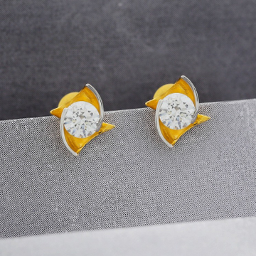 Dainty 18 karat Yellow Gold Stud Earrings