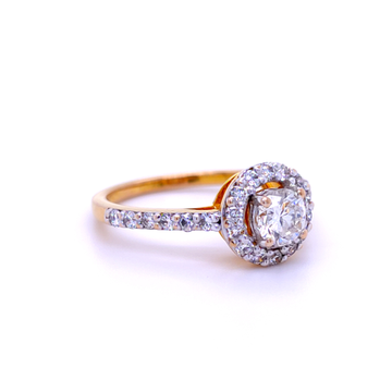Beautiful solitaire diamond engagement ring in 18k...