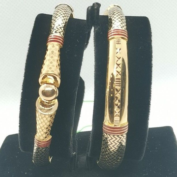 Zig Zag Meena Bangle by 