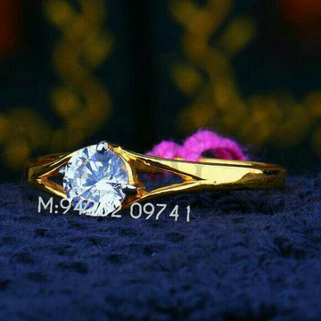 Attractive Singal Stone Ladies Ring LRG -0385