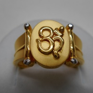 22 kt gold casting om pattern fancy gents ring by Aaj Gold Palace