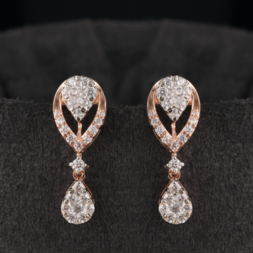 18Kt Gold Elegant Diamond Earring by 