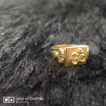 Om gents ring by 