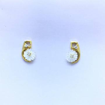 designing fancy flower gold earrings by 