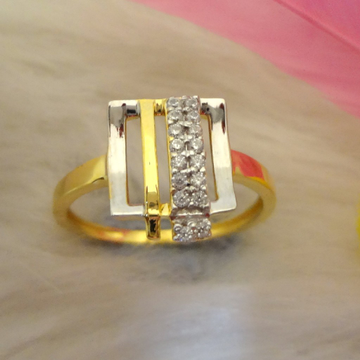 916 gold cz diamond square ladies ring