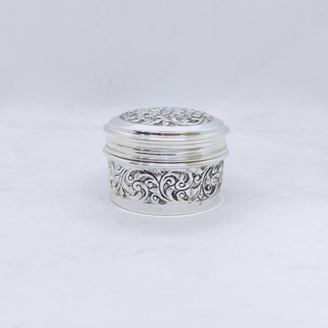 Hallmarked silver box for gifting in antique round... by 