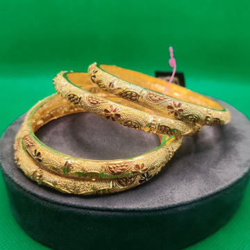 22k gold Traditional design bangle by 