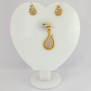18k Gold Exclusive Pendant Set by 