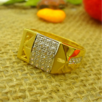 Simple and unique design 22 kt gold gents ring