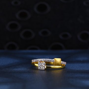 916 Gold Cz Hallmark Ring LR167