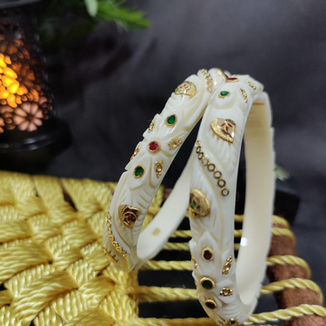 22kt FANCY 2PIS GOLD CARVING BANGLE by 