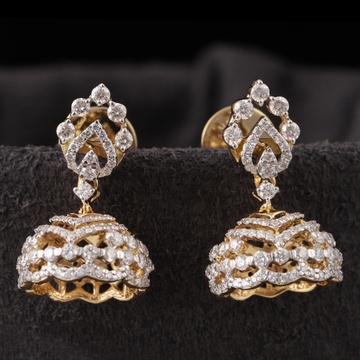 18kt designer diamond earrings by 