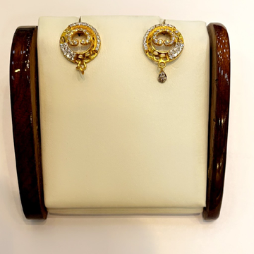 22k gold cz diamond earrings by Shree Godavari Gold Palace