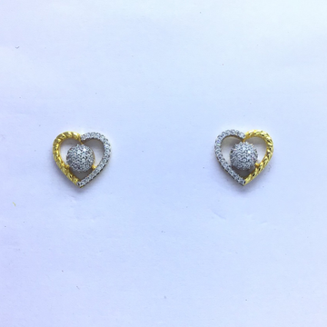 designing fancy heart gold earrings by 