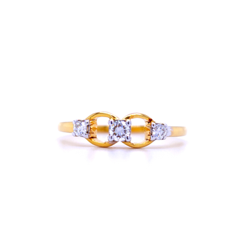Beautiful 3 diamond bow ring
