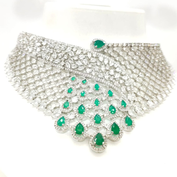 Bit work silver coloer choker with emerald necklac...